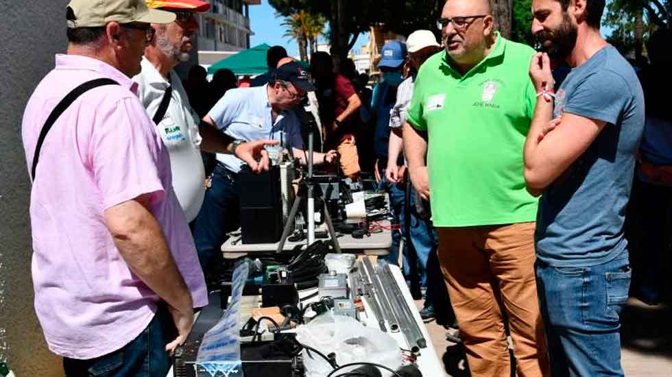 Participativo encuentro de radioaficionados en La Alameda