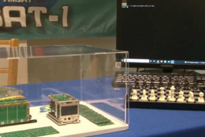 El satélite Uresat-1 permitirá a los radioaficionados jugar al ajedrez