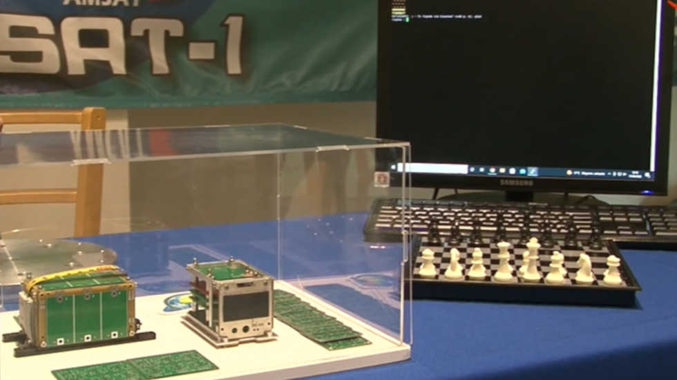El satélite Uresat-1 permitirá a los radioaficionados jugar al ajedrez