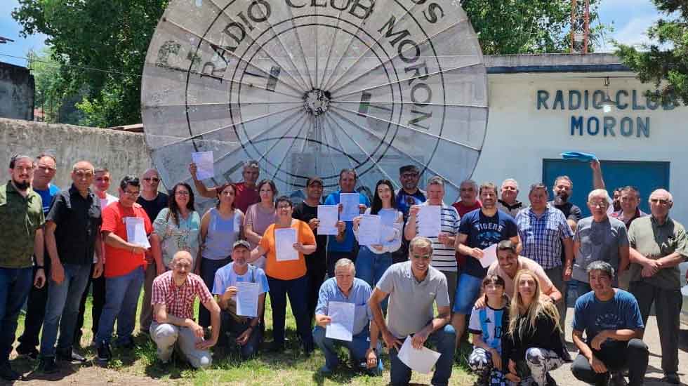 El Radio Club Morón llevo a cabo un examen para radioaficionados