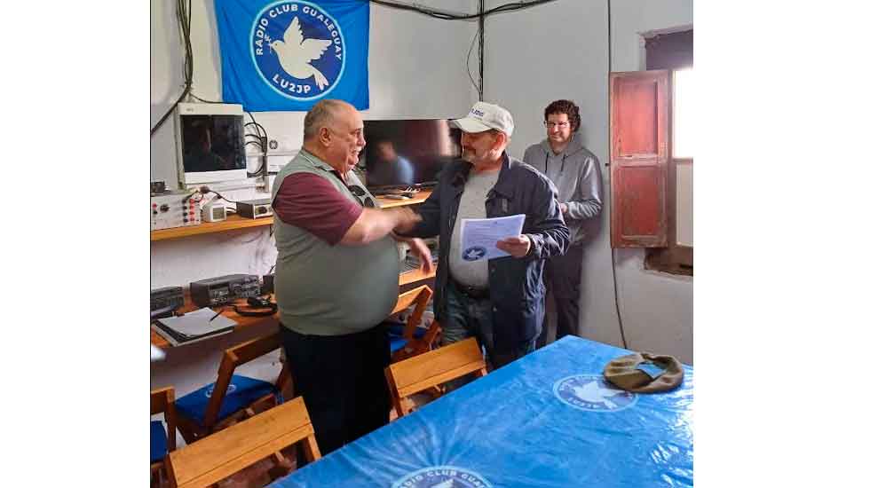 Radio Club Gualeguay: Entrega de Licencias y Renovaciones