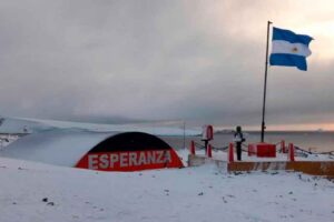 Antártida: Radioaficionados argentinos en la Base Esperanza