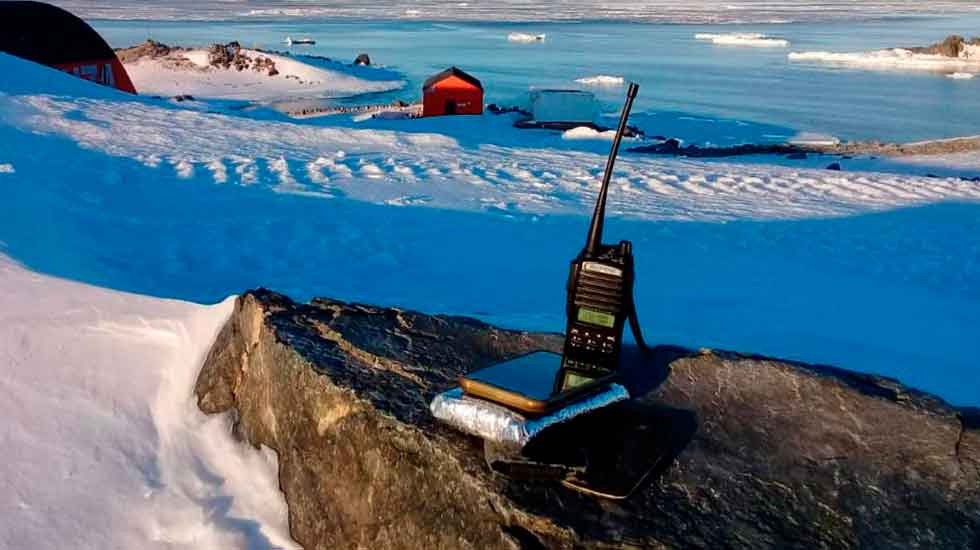 Antártida: Radioaficionados argentinos en la Base Esperanza