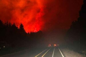 Radioaficionados brindan apoyo clave en el combate de incendio forestal