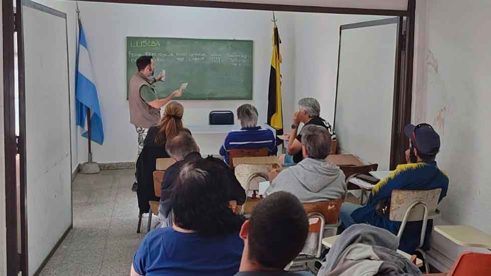 LU5CBA dio inicio al curso 134 para aspirantes a radioaficionados