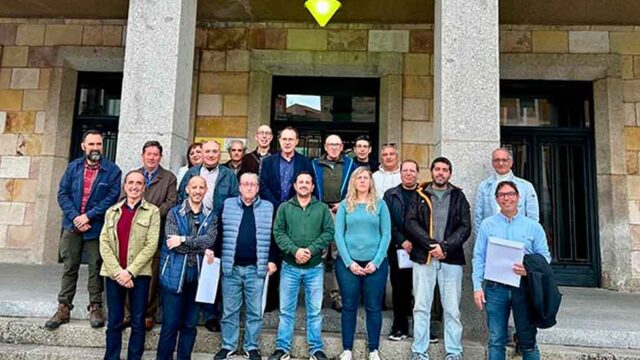 Reconocimiento a diez radioaficionados de la Red de Radio de Emergencia
