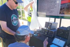 Radio Club Los Molinos de Villa Alemana Brilla en la Mayor Fiesta de Coleccionistas