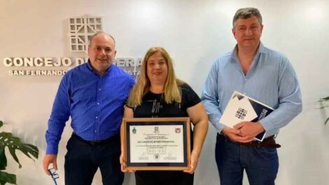 Concejales distinguen al Radio Club Catamarca