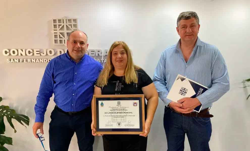 Concejales distinguen al Radio Club Catamarca